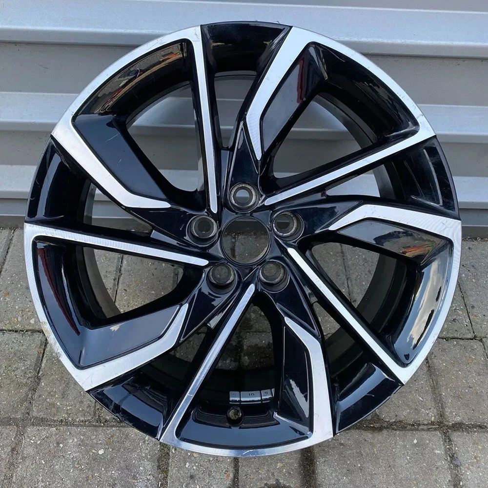 01-01-truck-wheel-rim Factory Customized High-Quality Aluminum Car Alloy Rims - Image 1