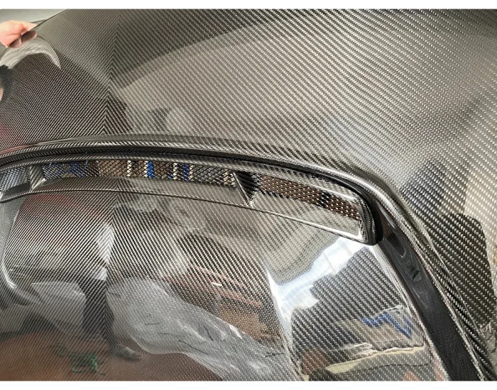 05-05-bmw-carbon-fiber-hood-4