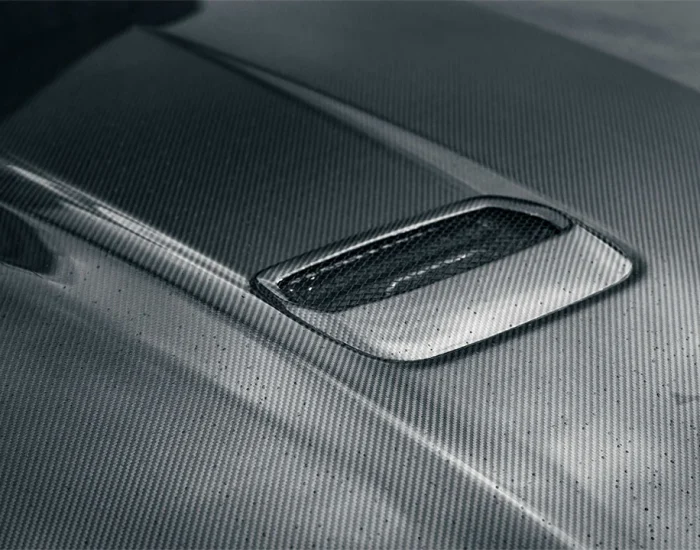 06-06-mustang-002-carbon-fiber-hood-details-display