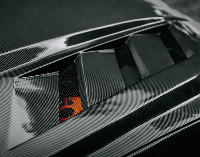 07-07-mustang-004-carbon-fiber-hood-details-display